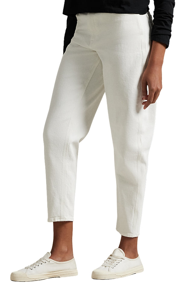 Curved Tapered Jean