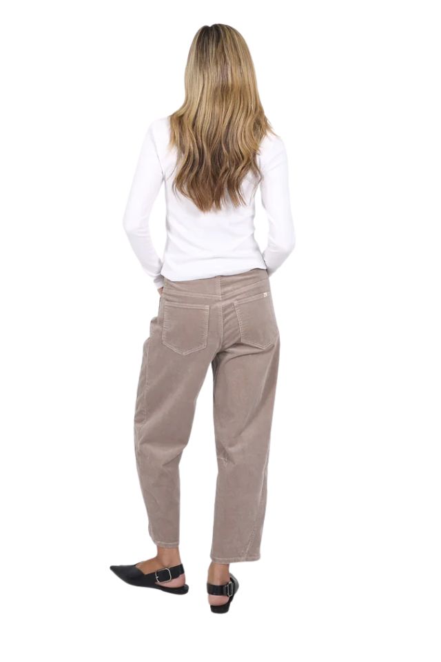 Toni Barrel Jean Corduroy - Latte