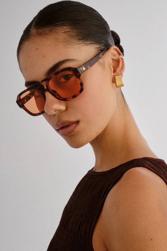 Aquarius - Rich Amber Tort