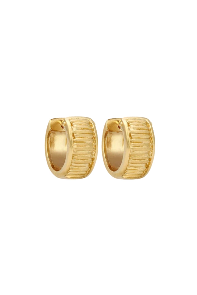 Arete Wide Huggies - Gold Vermeil