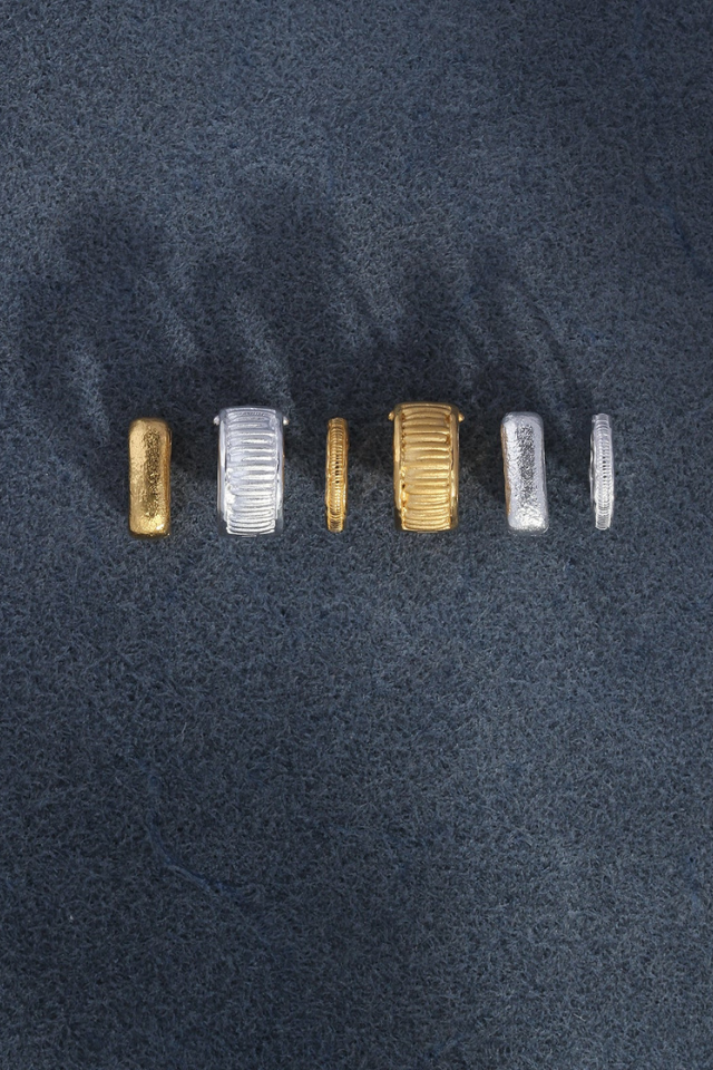 Arete Wide Huggies