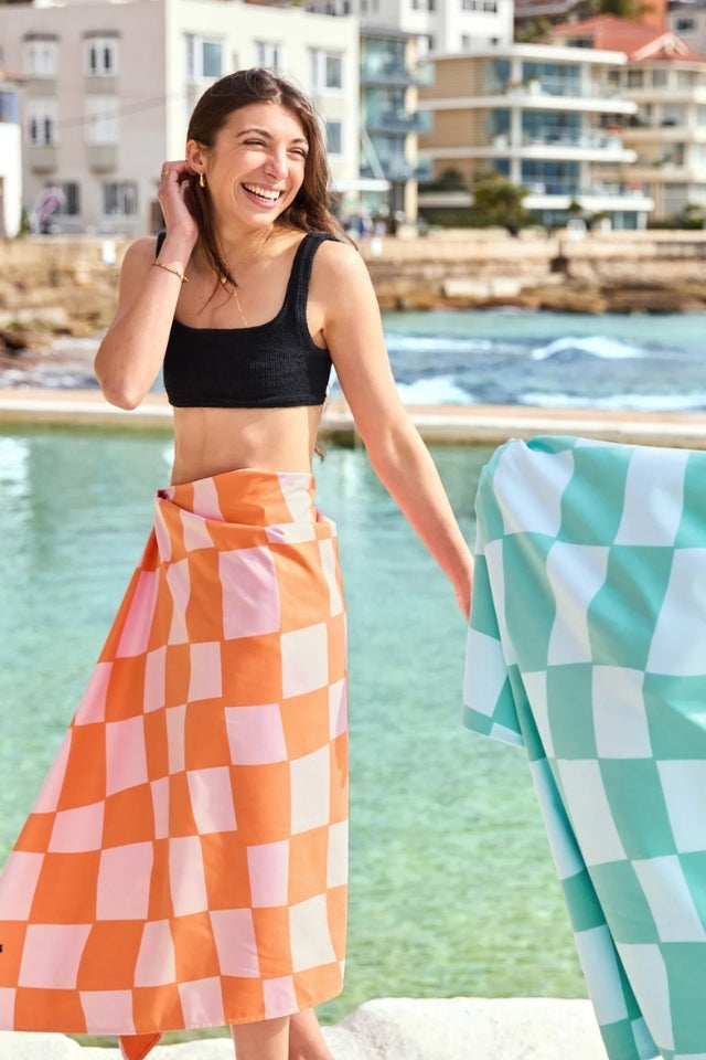 Beach Towel Designed Collection L - Groovy Check