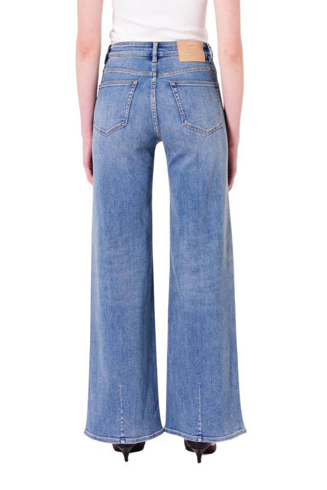 Eva Wide Electric Alice