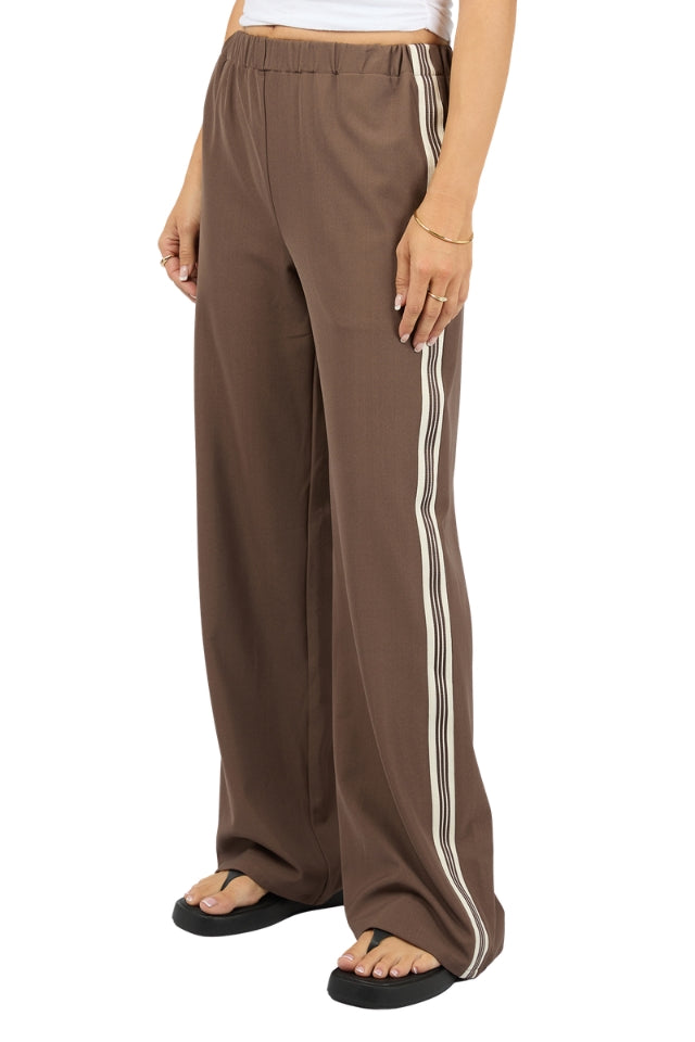 Lina Pant - Coffee