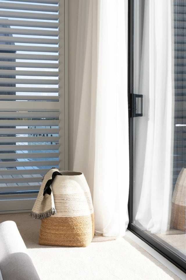 Maren Basket - Natural w/White