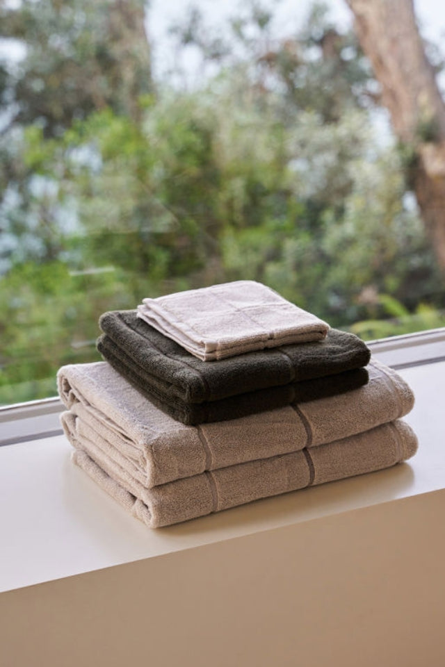 Pia Cotton Hand Towel