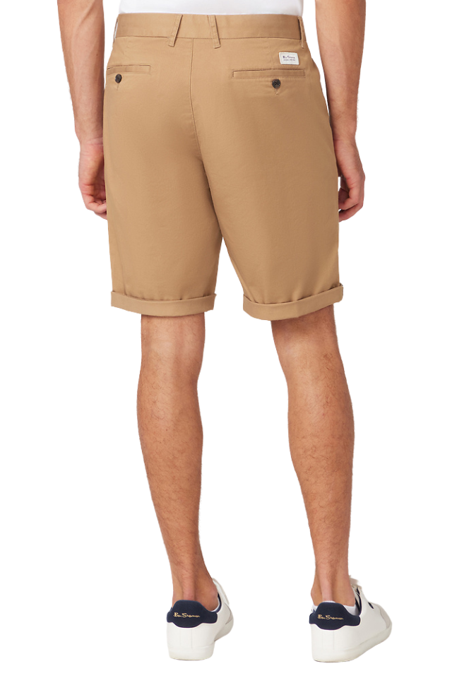 Signature Chino Short