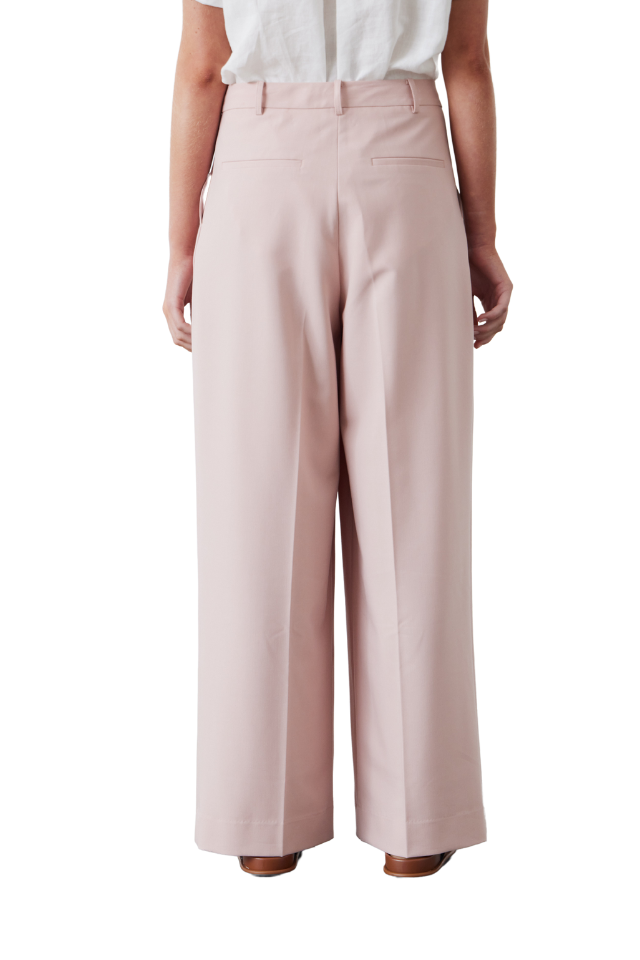 Simone Pant