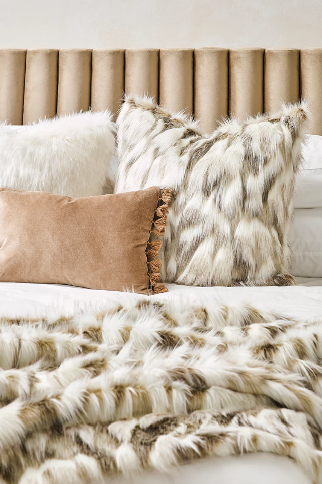 Heirloom Faux Fur Throw - Snowshoe Hare