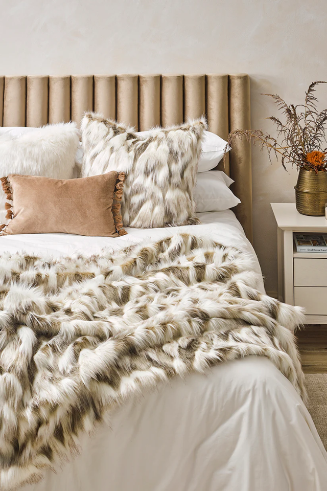 Heirloom Faux Fur Throw - Snowshoe Hare