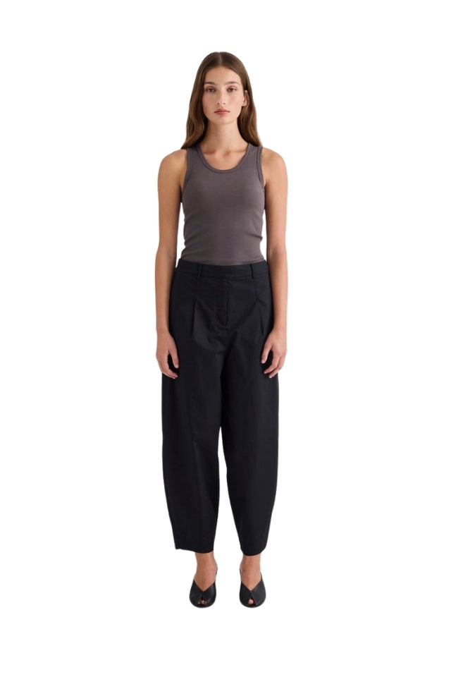 Britta Barrel Leg Trouser - Black