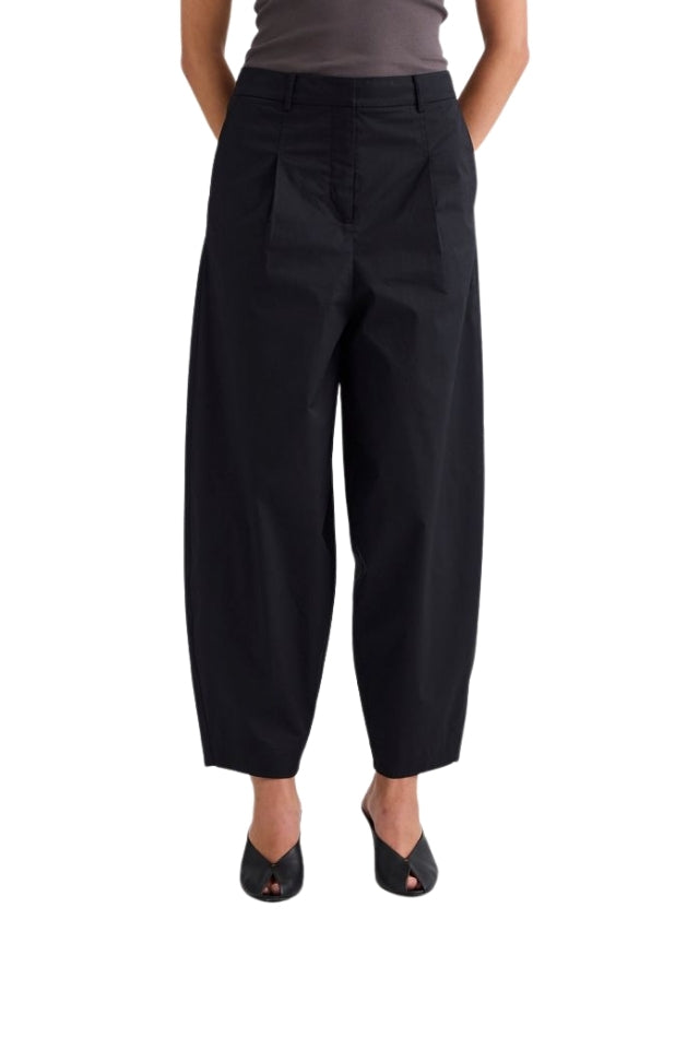 Britta Barrel Leg Trouser - Black