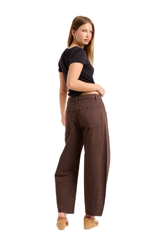 Arc Barrel Jean - Chocolate