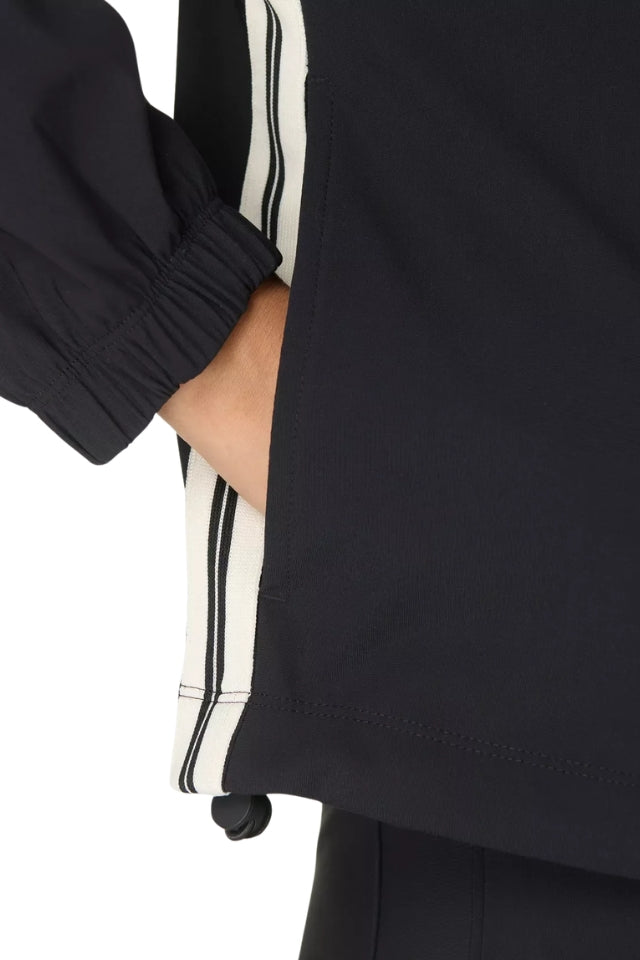 Explorer Side Tape Zip Through - Black