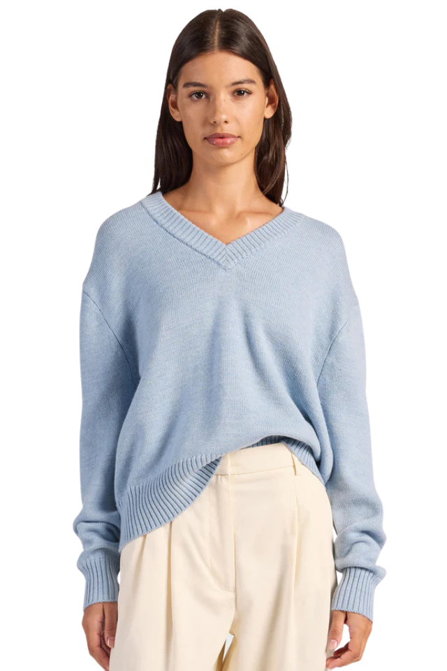 Merino V-Neck - Bleach Blue