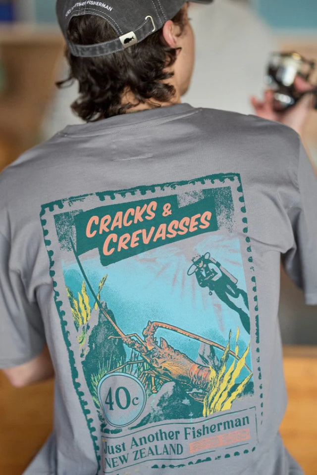 Cracks & Crevasses Sea Tee - Charcoal