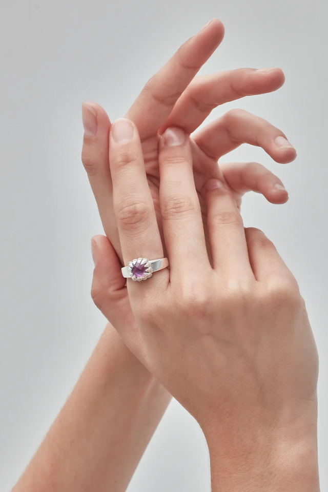 Baby Claw Ring - Mystic Quatrz