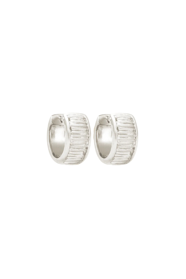Arete Wide Huggies