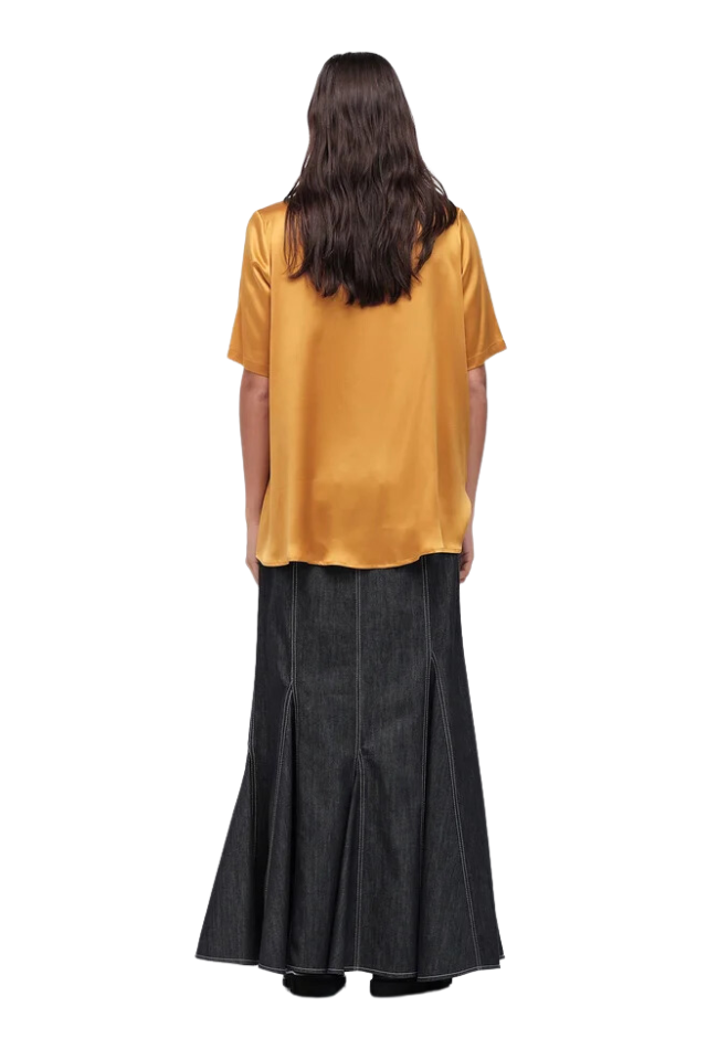 Aura Tee