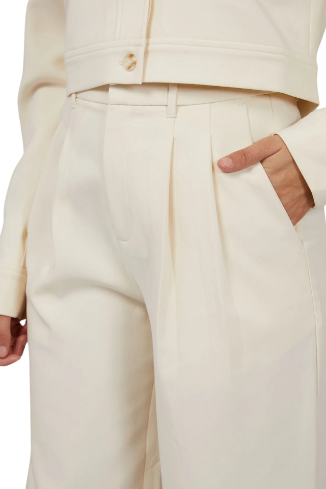 Gia Pant