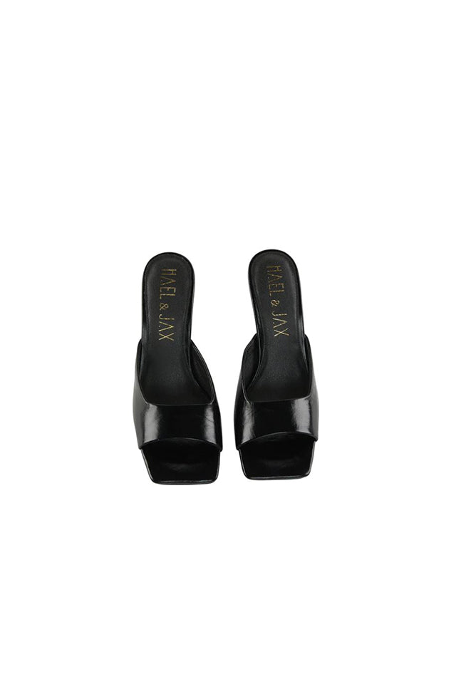 Phoebe Heel