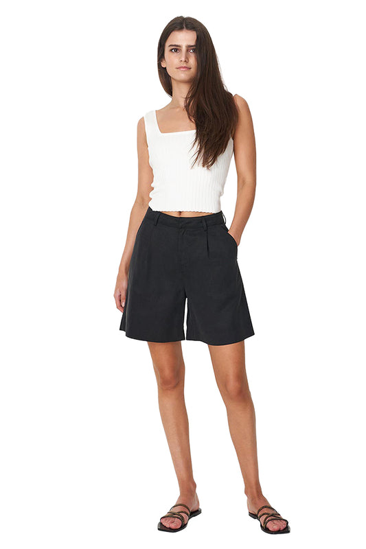 Pleat Short