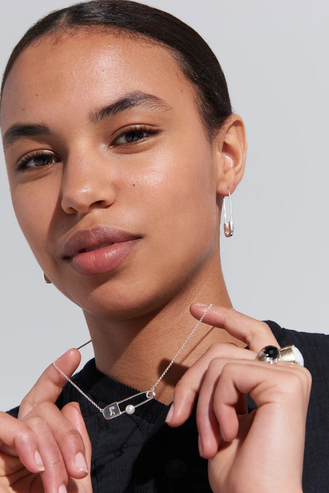 Runaway Safety Pin Necklace w Pearl