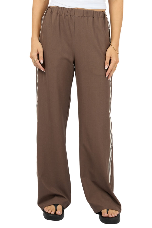 Lina Pant - Coffee