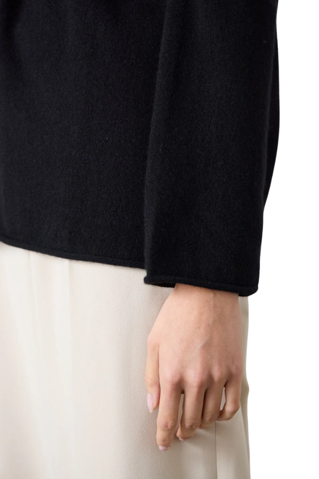 Mara Funnel Neck