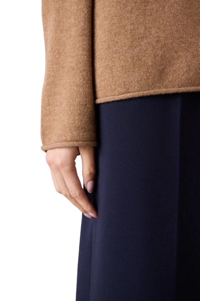 Mara Funnel Neck