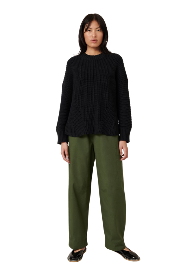 Outline jumper