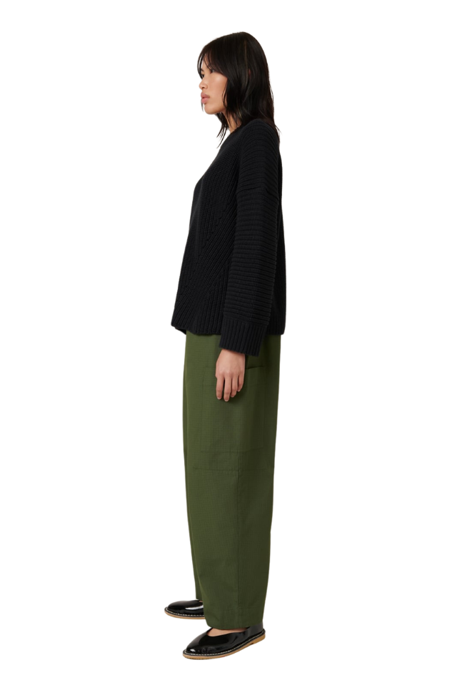 Outline jumper
