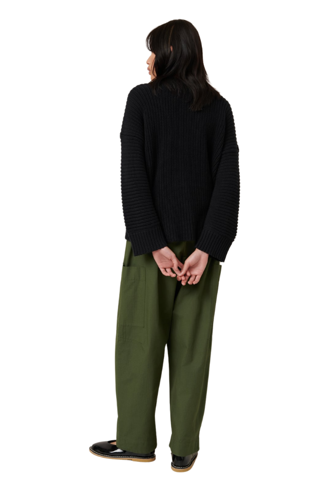 Outline jumper