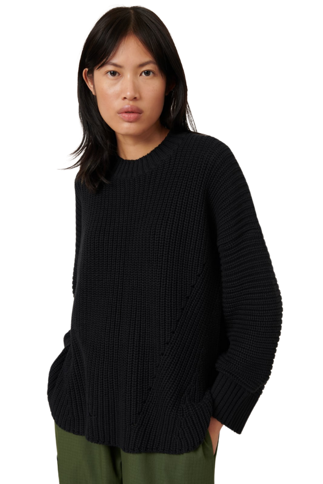 Outline jumper