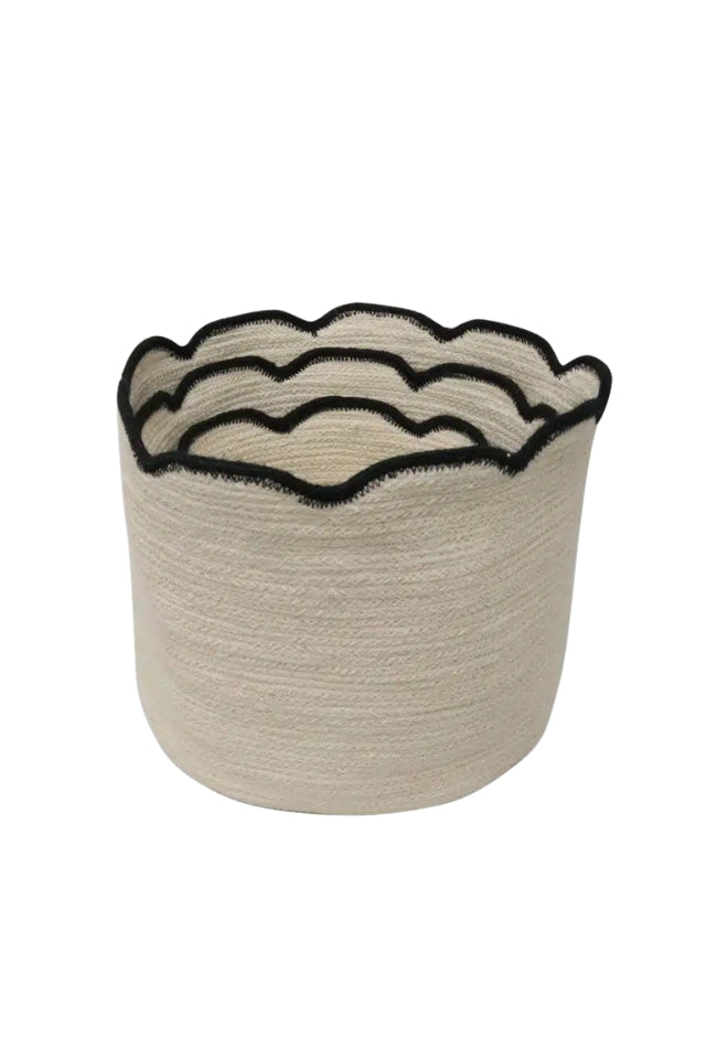 Jute Scallop Basket - White/Black