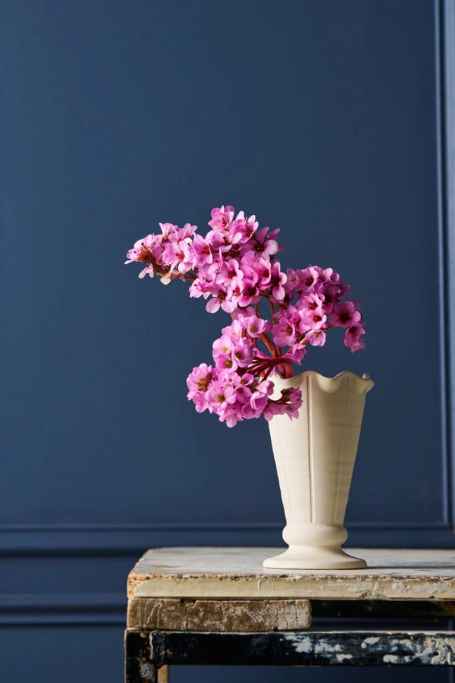 Violet Vase - Trophy Life Vintage White