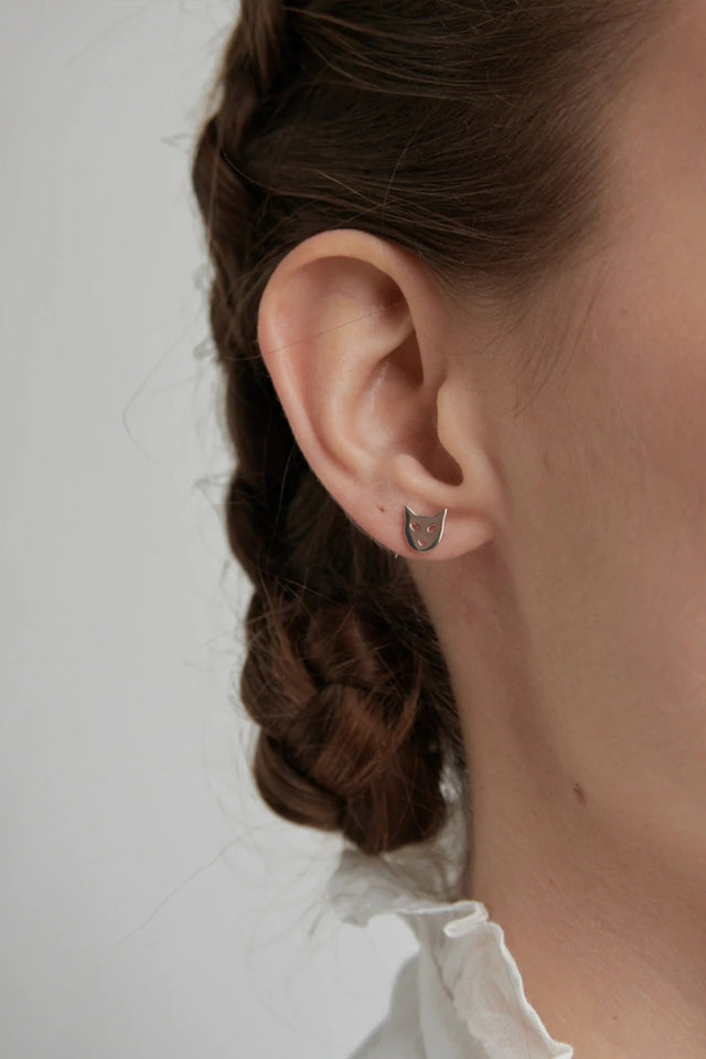 Cat Studs