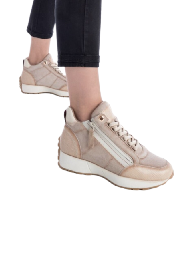 Sneaker