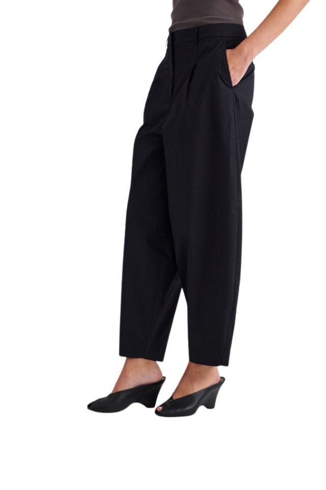 Britta Barrel Leg Trouser - Black