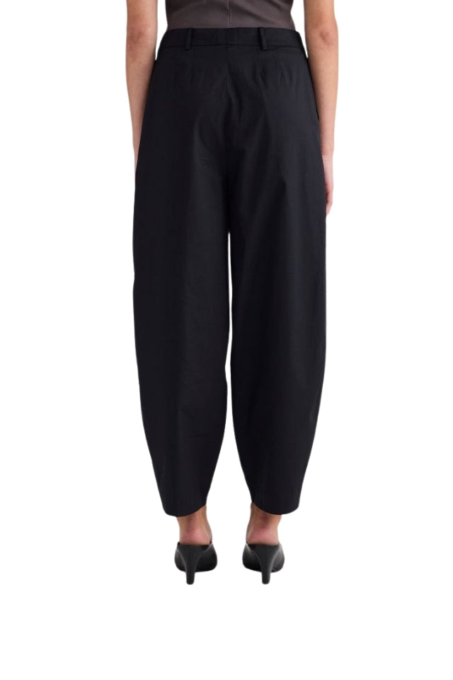 Britta Barrel Leg Trouser - Black