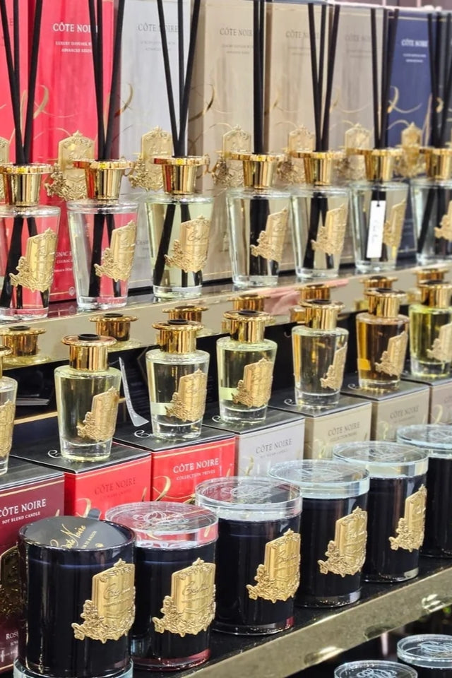 185g Candle Dark Vessel with Gold Badge - Eau De Vie