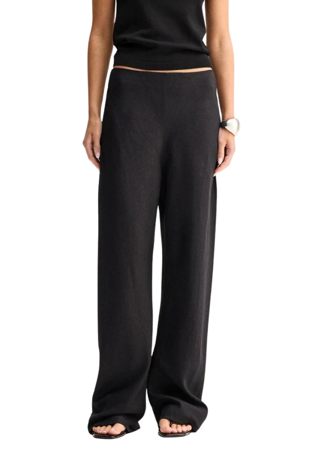 Laurie Pant - Black
