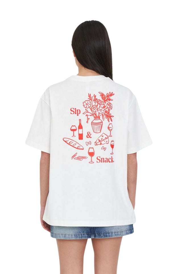 Relax Tee 220/Girl Dinner - Chalk