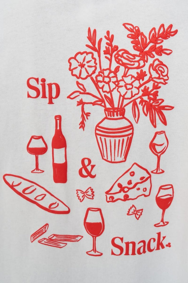 Relax Tee 220/Girl Dinner - Chalk