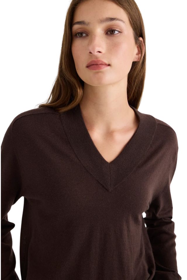Featherlight Cashmere V-Neck - Chocolate