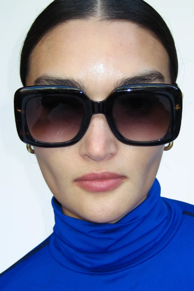 The Camden Chic Sunglasses - Turtle