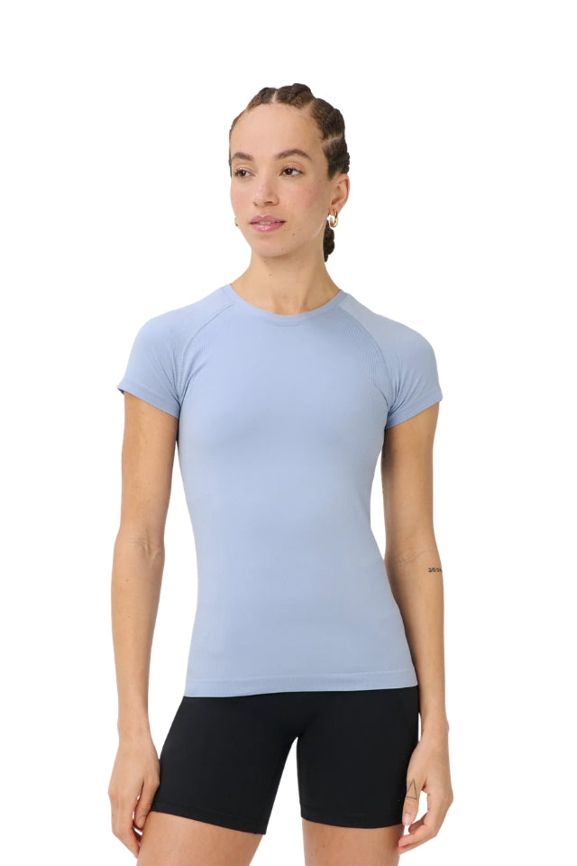Athlete Seamless Workout T-Shirt - Laguna Blue