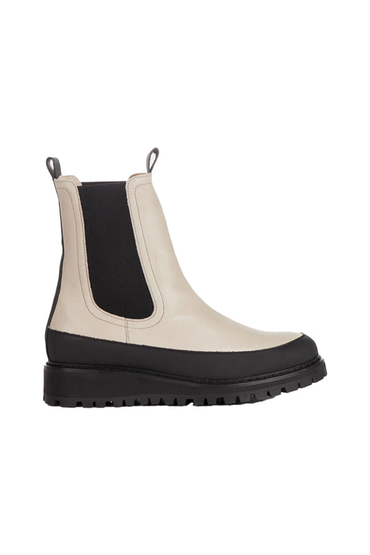 Ivylee Iowa Boot Off White Black